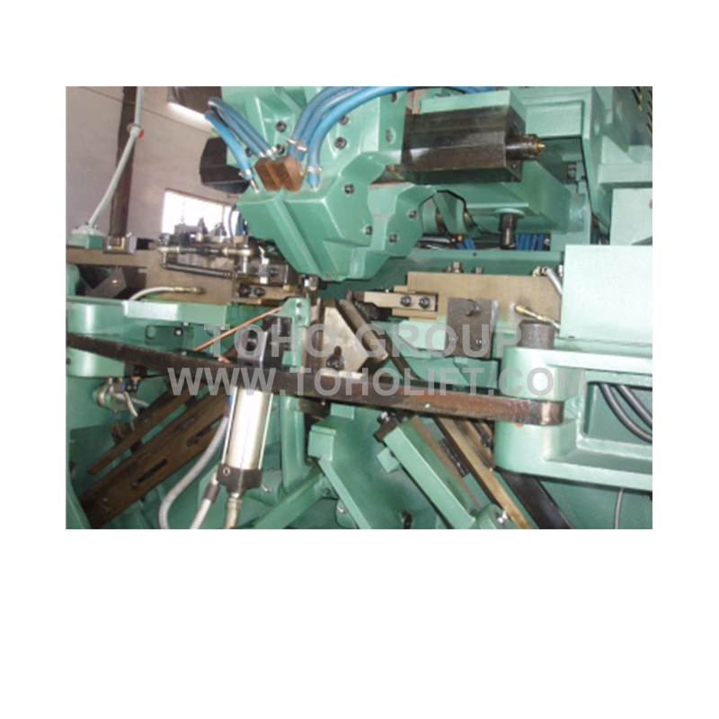 FULL-AUTOMATIC WELDING MACHINE FOR G80 CHAIN3.png